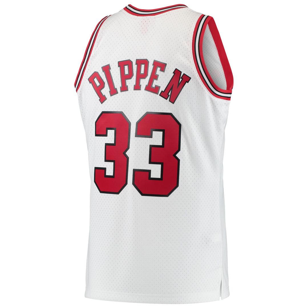 Scottie Pippen | Chicago Bulls | 1997/98 Hardwood Classics Swingman Jersey - Black