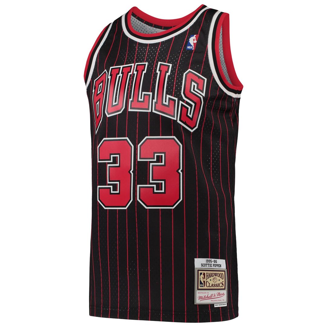 Scottie Pippen | Chicago Bulls | Hardwood Classics Swingman Jersey - Black