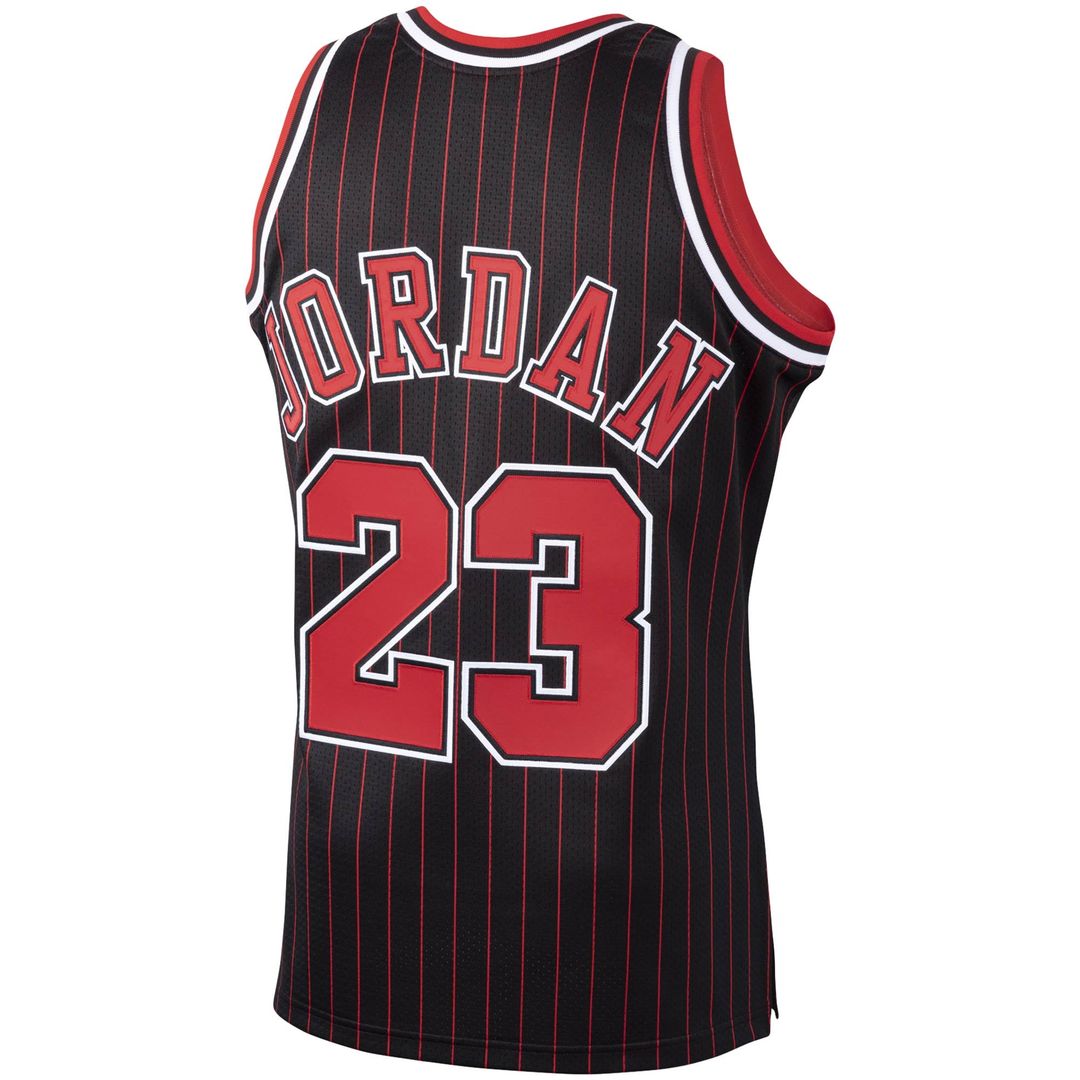 Michael Jordan | Chicago Bulls | 1995/96 Hardwood Classics Jersey - Black