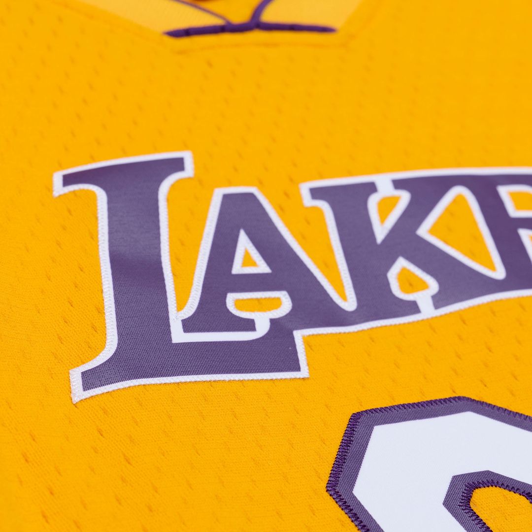Los Angeles Lakers | Playboi Carti 1999 - 00 Swingman Jersey - Gold