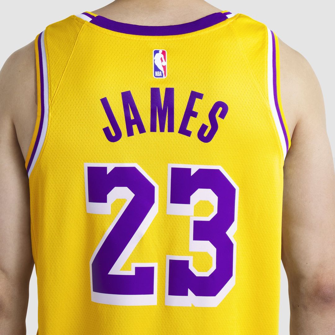 LeBron James | Los Angeles Lakers | Unisex Swingman Jersey - Association Edition - White