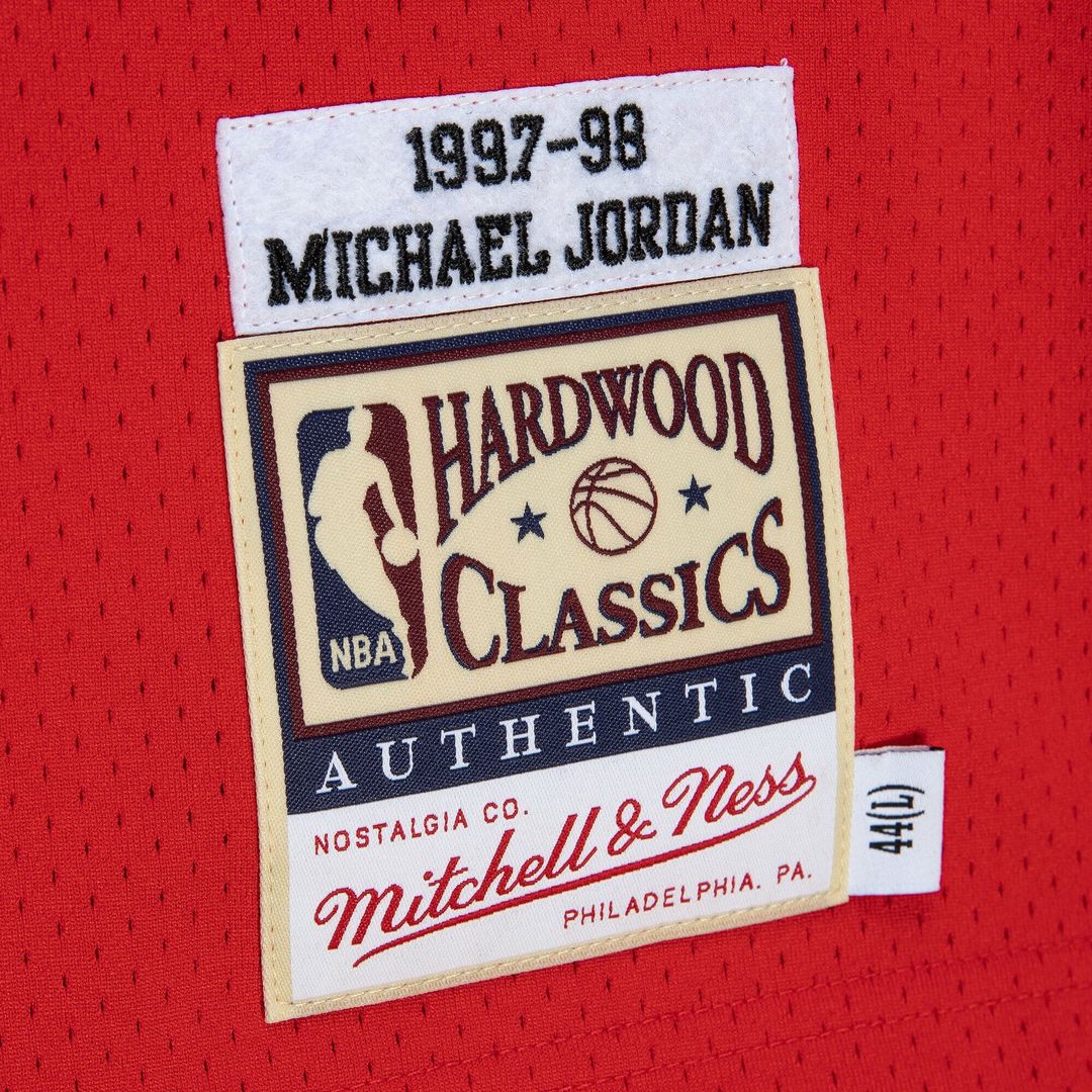 Michael Jordan | Chicago Bulls | 1997 - 98 Jersey - Red