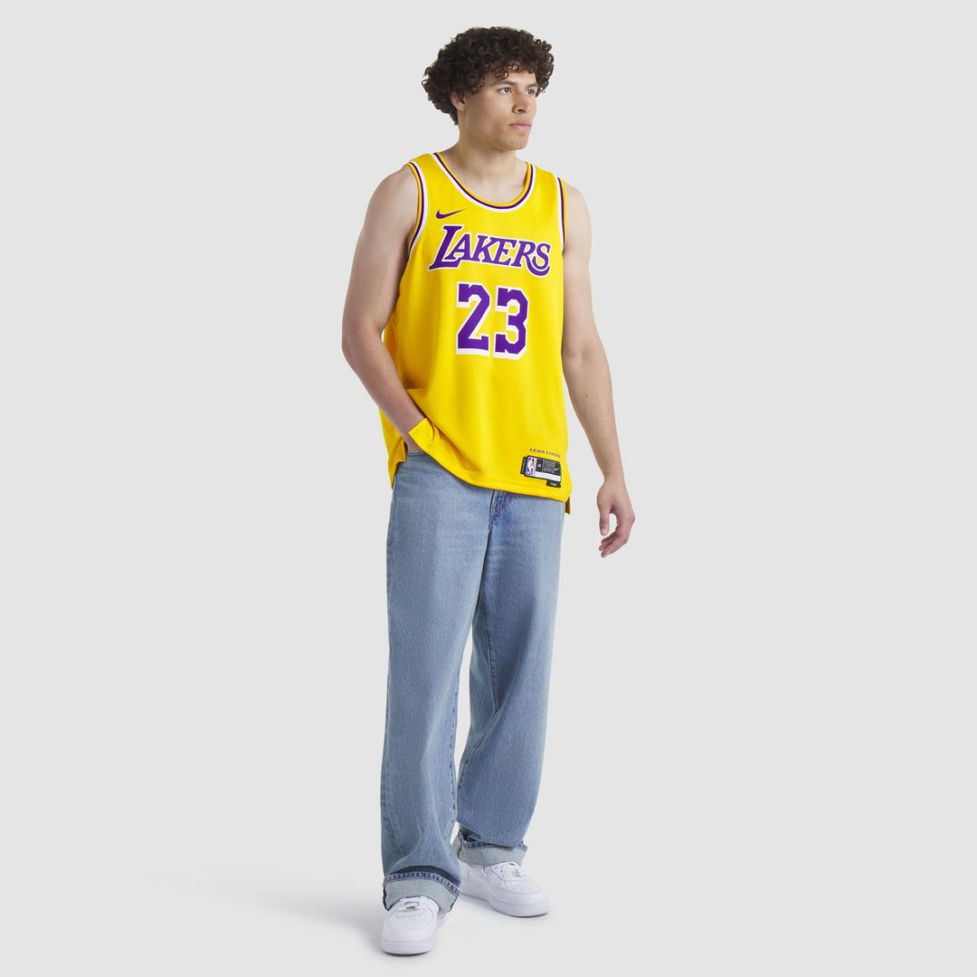 LeBron James | Los Angeles Lakers | Unisex Swingman Jersey - Association Edition - White