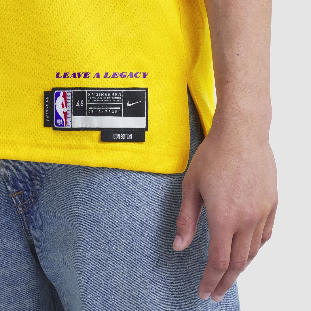 LeBron James | Los Angeles Lakers | Unisex Swingman Jersey - Association Edition - White