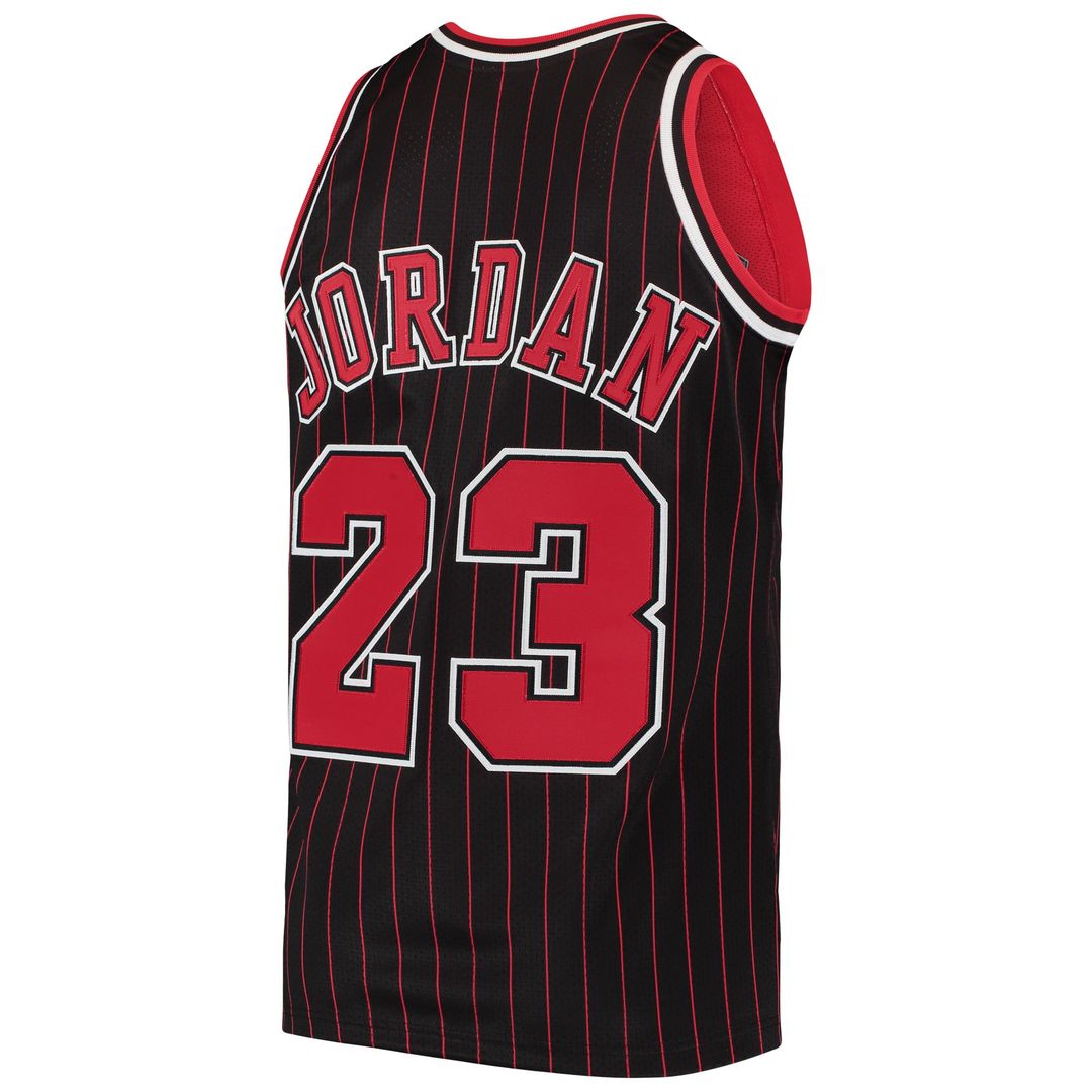 Michael Jordan | Chicago Bulls | 1996/97 Hardwood Classics Jersey - Black